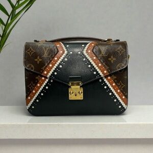 Louis Vuitton Monogram Pochette Métis Brogue Limited Edition